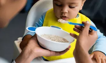 Babies Start Solid Food: పిల్లలకు సాలిడ్ ఫుడ్ ఎపుడు.. ఎలా అలవాటు చెయ్యాలి.? Babies Start Solid Food: పిల్లలకు సాలిడ్ ఫుడ్ ఎపుడు.. ఎలా అలవాటు చెయ్యాలి.?