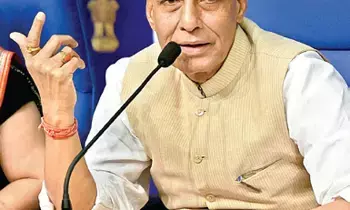 Rajnath Singh’s Remarks: సింధు ప్రాంతం త్వరలోనే భారత్దే” – రాజ్నాథ్ సింగ్ వ్యాఖ్యలు .. పాక్లో టెన్షన్.. విదేశాంగ శాఖ ఖండన! Rajnath Singh’s Remarks: సింధు ప్రాంతం త్వరలోనే భారత్దే” – రాజ్నాథ్ సింగ్ వ్యాఖ్యలు .. పాక్లో టెన్షన్.. విదేశాంగ శాఖ ఖండన!