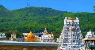 Saree Presented to Goddess Padmavathi: శ్రీవారి ఆలయం నుండి శ్రీ పద్మావతి అమ్మవారికి సారె... Saree Presented to Goddess Padmavathi: శ్రీవారి ఆలయం నుండి శ్రీ పద్మావతి అమ్మవారికి సారె...