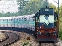 Indian Railways : సడన్గా రైలులో జబ్బు చేస్తే ఈ నంబర్కు కాల్ చేయండి..ఫీజు కేవలం రూ.100మాత్రమే Indian Railways : సడన్గా రైలులో జబ్బు చేస్తే ఈ నంబర్కు కాల్ చేయండి..ఫీజు కేవలం రూ.100మాత్రమే