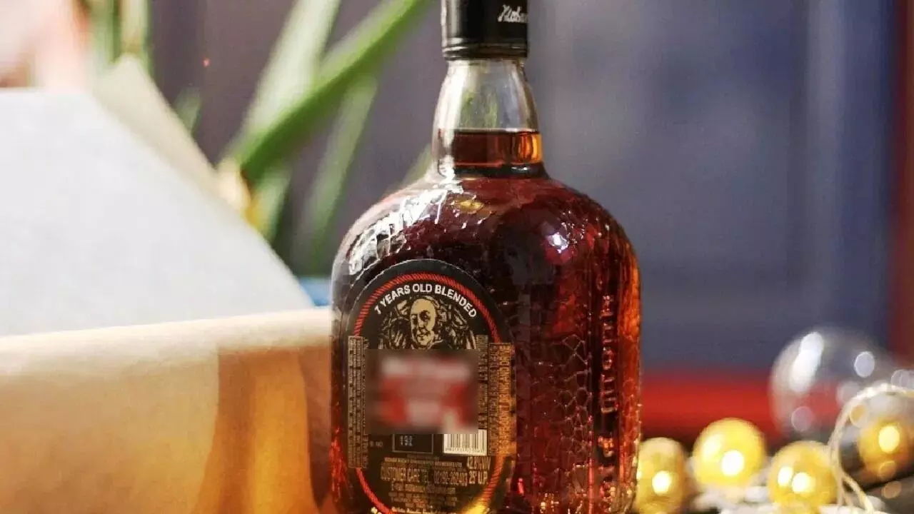 Old Monk Rum: 170 ఏళ్ల ఓల్డ్ మంక్ చరిత్ర.. భారతదేశంలో నేటికీ దాన్ని మించిన రమ్ లేదు Old Monk Rum: 170 ఏళ్ల ఓల్డ్ మంక్ చరిత్ర.. భారతదేశంలో నేటికీ దాన్ని మించిన రమ్ లేదు