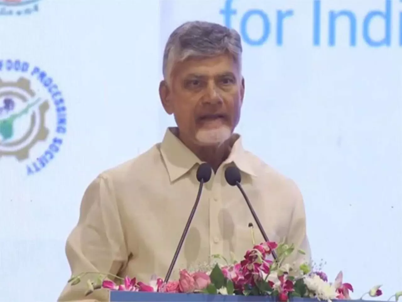 CM Chandrababu Naidu Confident: చంద్రబాబు ధీమా: అమరావతి దేశానికే ఆణిముత్యం అవుతుంది.. గర్వపడేలా తీర్చిద్దుతా! CM Chandrababu Naidu Confident: చంద్రబాబు ధీమా: అమరావతి దేశానికే ఆణిముత్యం అవుతుంది.. గర్వపడేలా తీర్చిద్దుతా!