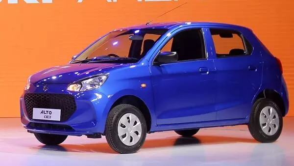 Top Budget Cars : రూ.30వేల జీతం ఉన్న వాళ్లు కొనుగోలు చేయగలిగే 5సీటర్ కార్లు ఇవే Top Budget Cars : రూ.30వేల జీతం ఉన్న వాళ్లు కొనుగోలు చేయగలిగే 5సీటర్ కార్లు ఇవే