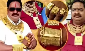 Kanhaiyalal Khatik : ఒంటిపై 3.5 కిలోల బంగారం ఉన్నా పర్సనల్ సెక్యూరిటీ లేకుండా తిరుగుతున్న గోల్డ్మ్యాన్ Kanhaiyalal Khatik : ఒంటిపై 3.5 కిలోల బంగారం ఉన్నా పర్సనల్ సెక్యూరిటీ లేకుండా తిరుగుతున్న గోల్డ్మ్యాన్
