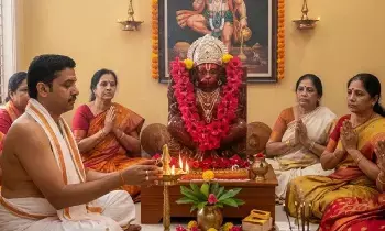 Worship Lord Hanuman on Tuesday: మంగళవారం ఆంజనేయుడిని ఎలా పూజించాలి..? ఈ తప్పులు చేయకూడదు Worship Lord Hanuman on Tuesday: మంగళవారం ఆంజనేయుడిని ఎలా పూజించాలి..? ఈ తప్పులు చేయకూడదు