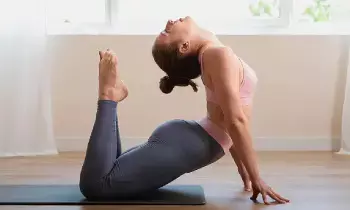 Two Powerful Yoga Asanas: శీతాకాలం సవాల్.. చలిని తట్టుకోవడానికి రెండు శక్తివంతమైన యోగాసనాలు ఇవే Two Powerful Yoga Asanas: శీతాకాలం సవాల్.. చలిని తట్టుకోవడానికి రెండు శక్తివంతమైన యోగాసనాలు ఇవే