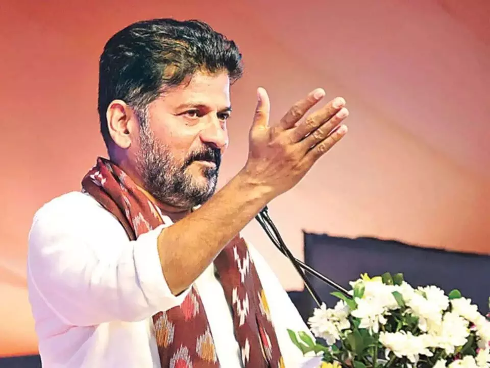 Revanth Reddy Roars: రేవంత్ రెడ్డి గర్జన: “గాంధీ కుటుంబం మీద కేసులా? మాకు భయం అంటే తెలియదు .. తెలంగాణ అభివృద్ధి రాకెట్ స్పీడ్లో!” Revanth Reddy Roars: రేవంత్ రెడ్డి గర్జన: “గాంధీ కుటుంబం మీద కేసులా? మాకు భయం అంటే తెలియదు .. తెలంగాణ అభివృద్ధి రాకెట్ స్పీడ్లో!”