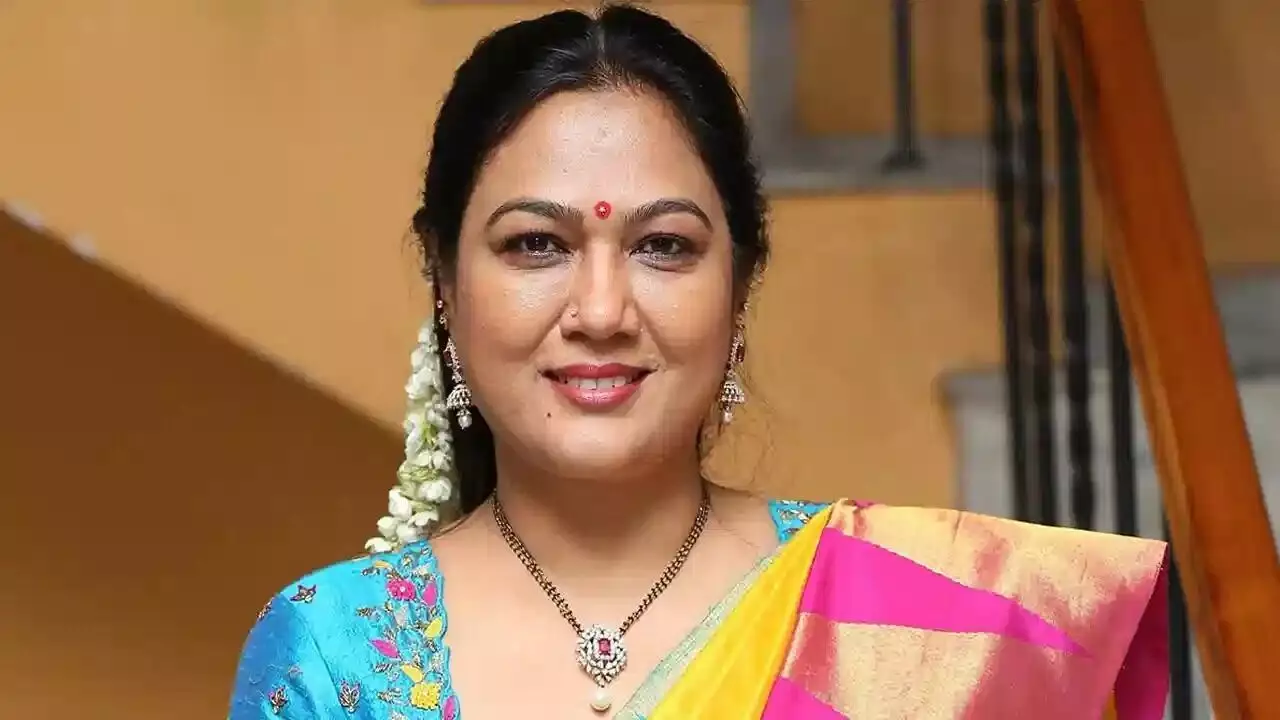 Actress Hema Reveals Her Struggle: రోజుకు 500 ఫోన్కాల్స్ వచ్చేవి: నటి హేమ ఆవేదన! Actress Hema Reveals Her Struggle: రోజుకు 500 ఫోన్కాల్స్ వచ్చేవి: నటి హేమ ఆవేదన!