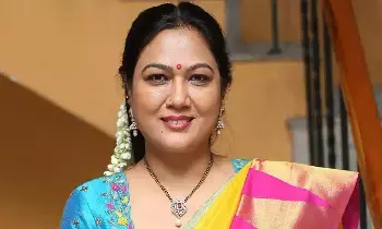 Actress Hema Reveals Her Struggle: రోజుకు 500 ఫోన్కాల్స్ వచ్చేవి: నటి హేమ ఆవేదన! Actress Hema Reveals Her Struggle: రోజుకు 500 ఫోన్కాల్స్ వచ్చేవి: నటి హేమ ఆవేదన!