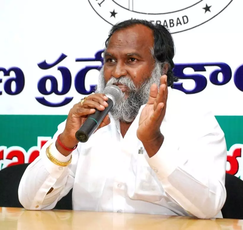 Jagga Reddy Slams BJP: జగ్గారెడ్డి తీవ్ర విమర్శ: గాంధీ-నెహ్రూ కుటుంబంపై బీజేపీ విషప్రచారం ఆపాలని డిమాండ్ Jagga Reddy Slams BJP: జగ్గారెడ్డి తీవ్ర విమర్శ: గాంధీ-నెహ్రూ కుటుంబంపై బీజేపీ విషప్రచారం ఆపాలని డిమాండ్