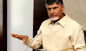 Chandrababus Strong Allegation: చంద్రబాబు తీవ్ర ఆరోపణ: తిరుమల పరకామణి చోరీపై జగన్ వ్యాఖ్యలు భక్తుల భావాలను దెబ్బతీశాయని విమర్శ Chandrababus Strong Allegation: చంద్రబాబు తీవ్ర ఆరోపణ: తిరుమల పరకామణి చోరీపై జగన్ వ్యాఖ్యలు భక్తుల భావాలను దెబ్బతీశాయని విమర్శ