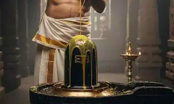 Performing Abhishekam to the Shiva Linga: శివలింగానికి అభిషేకం చేసేటపుడు ఏ దిక్కున ఉండాలి Performing Abhishekam to the Shiva Linga: శివలింగానికి అభిషేకం చేసేటపుడు ఏ దిక్కున ఉండాలి