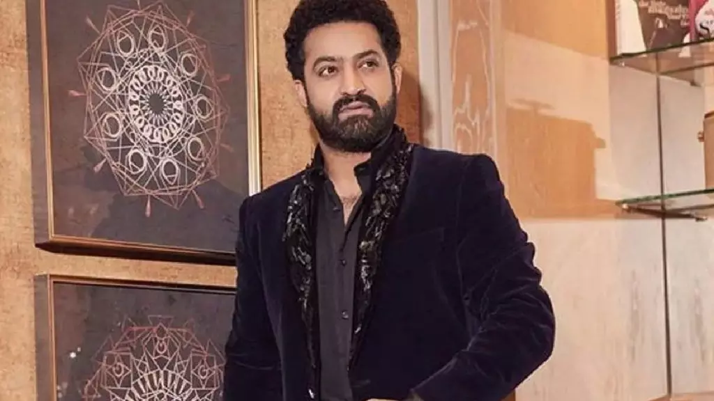Jr NTR Appears Before Delhi High Court: ఢిల్లీ హైకోర్టుకు జూనియర్ ఎన్టీఆర్..మూడు రోజులు డెడ్ లైన్ Jr NTR Appears Before Delhi High Court: ఢిల్లీ హైకోర్టుకు జూనియర్ ఎన్టీఆర్..మూడు రోజులు డెడ్ లైన్