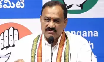 PCC President Mahesh Kumar Goud Praises CM Revanth: తెలంగాణకు రూ. 5.39 లక్షల కోట్ల పెట్టుబడులు.. సీఎం రేవంత్పై పీసీసీ అధ్యక్ష్ మహేష్ కుమార్ గౌడ్ ప్రశంసలు PCC President Mahesh Kumar Goud Praises CM Revanth: తెలంగాణకు రూ. 5.39 లక్షల కోట్ల పెట్టుబడులు.. సీఎం రేవంత్పై పీసీసీ అధ్యక్ష్ మహేష్ కుమార్ గౌడ్ ప్రశంసలు