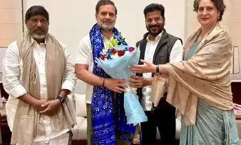 Messi ‘GOAT India Tour’: మెస్సీ ‘గోట్ ఇండియా టూర్’: రాహుల్, ప్రియాంక గాంధీలను ఆహ్వానించానని సీఎం రేవంత్ రెడ్డి వెల్లడి Messi ‘GOAT India Tour’: మెస్సీ ‘గోట్ ఇండియా టూర్’: రాహుల్, ప్రియాంక గాంధీలను ఆహ్వానించానని సీఎం రేవంత్ రెడ్డి వెల్లడి