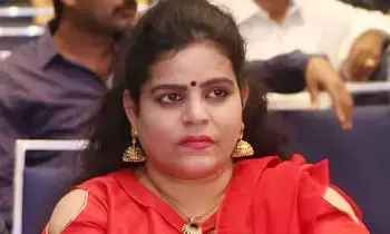Actress Karate Kalyani: బిగ్బాస్పై సీనియర్ నటి సంచలన కామెంట్స్.. Actress Karate Kalyani: బిగ్బాస్పై సీనియర్ నటి సంచలన కామెంట్స్..