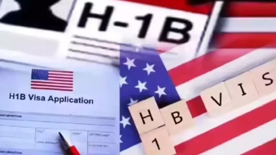 American CEO Sparks Controversy: అమెరికన్ సీఈఓ వివాదం: “H1B డెవలపర్ ఆర్థికంగా 10 అక్రమ వలసదారులకు సమానం” American CEO Sparks Controversy: అమెరికన్ సీఈఓ వివాదం: “H1B డెవలపర్ ఆర్థికంగా 10 అక్రమ వలసదారులకు సమానం”