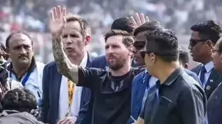 Messi’s Hyderabad Visit: మెస్సీ హైదరాబాద్ పర్యటన… ఉప్పల్లో సాయంత్రం ఫుట్బాల్ ప్రదర్శన Messi’s Hyderabad Visit: మెస్సీ హైదరాబాద్ పర్యటన… ఉప్పల్లో సాయంత్రం ఫుట్బాల్ ప్రదర్శన