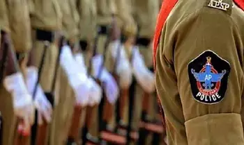 Stolen Car Racket Creates Panic Among Police: పల్నాడు: దొంగ కార్ల వ్యవహారంతో పోలీసుల్లో కలవరం! Stolen Car Racket Creates Panic Among Police: పల్నాడు: దొంగ కార్ల వ్యవహారంతో పోలీసుల్లో కలవరం!