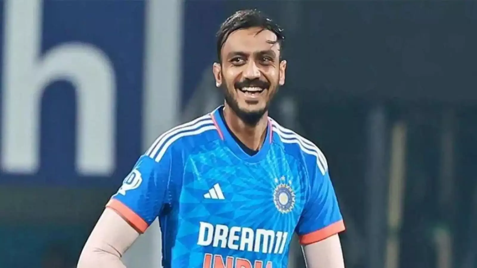 Team India all-rounder Axar Patel: సౌతాఫ్రికాతో చివరి టీ20లకు అక్షర్ దూరం Team India all-rounder Axar Patel: సౌతాఫ్రికాతో చివరి టీ20లకు అక్షర్ దూరం