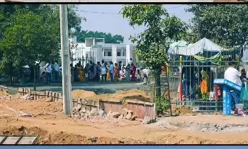 Symbols Engraved on Medaram Stone Slabs: మేడారం శిలాఫలకాలపై చెక్కిన చిహ్నాలు... ప్రతి ఒక్కటికీ విశిష్ట అర్థం! Symbols Engraved on Medaram Stone Slabs: మేడారం శిలాఫలకాలపై చెక్కిన చిహ్నాలు... ప్రతి ఒక్కటికీ విశిష్ట అర్థం!