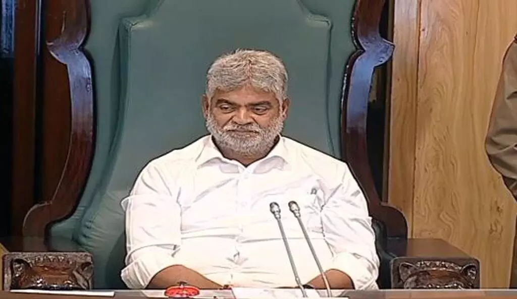 Telangana Speaker Delivers Key Verdict: ఐదుగురు బీఆర్ఎస్ ఎమ్మెల్యేల అనర్హత పిటిషన్లు కొట్టివేత.. స్పీకర్ కీలక తీర్పు Telangana Speaker Delivers Key Verdict: ఐదుగురు బీఆర్ఎస్ ఎమ్మెల్యేల అనర్హత పిటిషన్లు కొట్టివేత.. స్పీకర్ కీలక తీర్పు