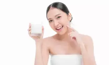 Raw Milk for Glowing Skin: చర్మ సౌందర్యానికి పచ్చి పాలు.. ఈ సహజ ముఖం మెరసిపోవడం ఖాయం Raw Milk for Glowing Skin: చర్మ సౌందర్యానికి పచ్చి పాలు.. ఈ సహజ ముఖం మెరసిపోవడం ఖాయం