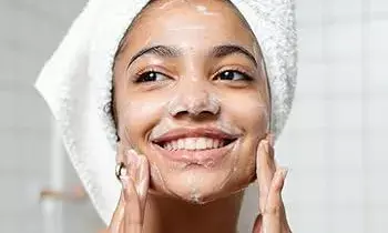 Washing Your Face Too Often in Winter: శీతాకాలంలో అతిగా ముఖం కడుగుతున్నారా? జాగ్రత్త.. చర్మం దెబ్బతినవచ్చు! Washing Your Face Too Often in Winter: శీతాకాలంలో అతిగా ముఖం కడుగుతున్నారా? జాగ్రత్త.. చర్మం దెబ్బతినవచ్చు!