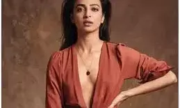 Radhika Apte’s Shocking Remarks: అవి ఇప్పటికీ భయపెడుతున్నాయి.. సినీ ఇండస్ట్రీపై రాధికా ఆప్టే సంచలన వ్యాఖ్యలు Radhika Apte’s Shocking Remarks: అవి ఇప్పటికీ భయపెడుతున్నాయి.. సినీ ఇండస్ట్రీపై రాధికా ఆప్టే సంచలన వ్యాఖ్యలు