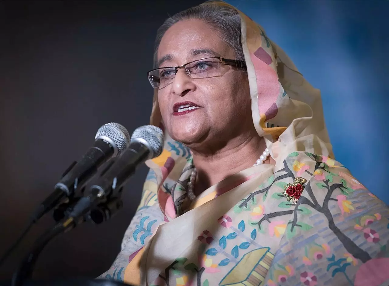 Sheikh Hasina: బంగ్లాదేశ్లో హింస పెరిగిపోయింది.. భయపడి దేశం వీడలేదు: షేక్ హసీనా Sheikh Hasina: బంగ్లాదేశ్లో హింస పెరిగిపోయింది.. భయపడి దేశం వీడలేదు: షేక్ హసీనా