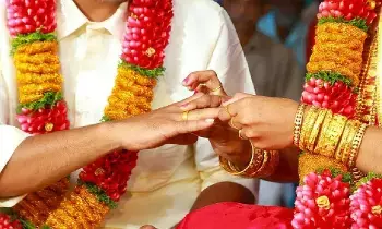 Marriage Between People of the Same Gotra: ఒకే గోత్రం వ్యక్తుల మధ్య వివాహం మంచిదేనా.. శాస్త్రాలు ఏం చెబుతున్నాయి..? Marriage Between People of the Same Gotra: ఒకే గోత్రం వ్యక్తుల మధ్య వివాహం మంచిదేనా.. శాస్త్రాలు ఏం చెబుతున్నాయి..?