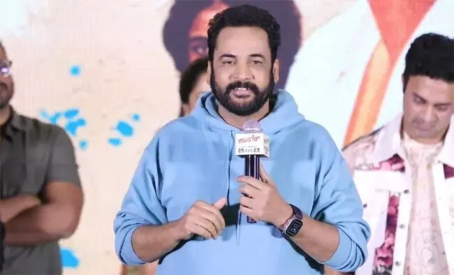 Shivaji Makes Sensational Remarks: హీరోయిన్ల డ్రెస్సింగ్ స్టైల్పై శివాజీ సంచలన వ్యాఖ్యలు Shivaji Makes Sensational Remarks: హీరోయిన్ల డ్రెస్సింగ్ స్టైల్పై శివాజీ సంచలన వ్యాఖ్యలు