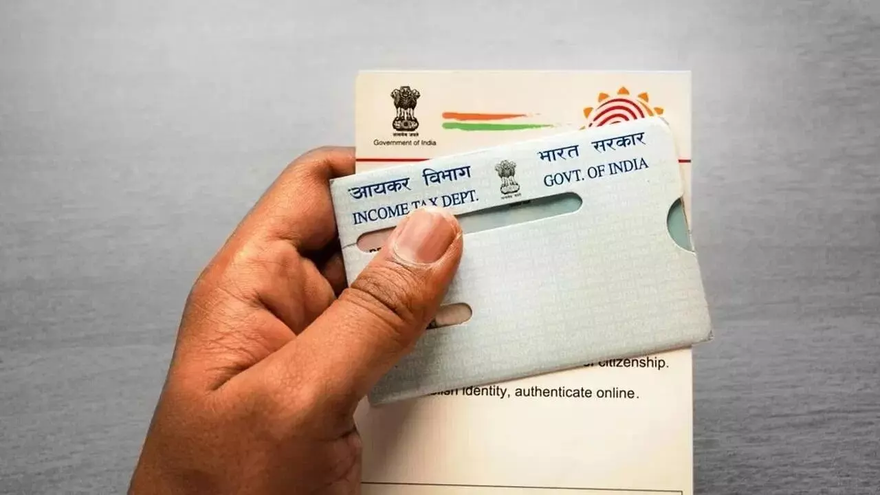 PAN-Aadhaar Linking : వాయిదా వేస్తే వాత తప్పదు..పాన్-ఆధార్ లింక్ చేయకపోతే జనవరి 1 నుంచి కష్టాలే PAN-Aadhaar Linking : వాయిదా వేస్తే వాత తప్పదు..పాన్-ఆధార్ లింక్ చేయకపోతే జనవరి 1 నుంచి కష్టాలే