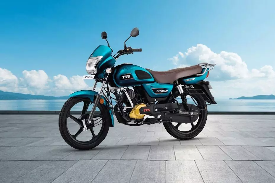 TVS Radeon 110 : ఒక్కసారి ట్యాంక్ ఫుల్ చేస్తే 700 కి.మీ మైలేజీ.. నెలకు రూ. 1,800 కట్టి ఈ బైక్ ఇంటికి తెచ్చుకోండి TVS Radeon 110 : ఒక్కసారి ట్యాంక్ ఫుల్ చేస్తే 700 కి.మీ మైలేజీ.. నెలకు రూ. 1,800 కట్టి ఈ బైక్ ఇంటికి తెచ్చుకోండి