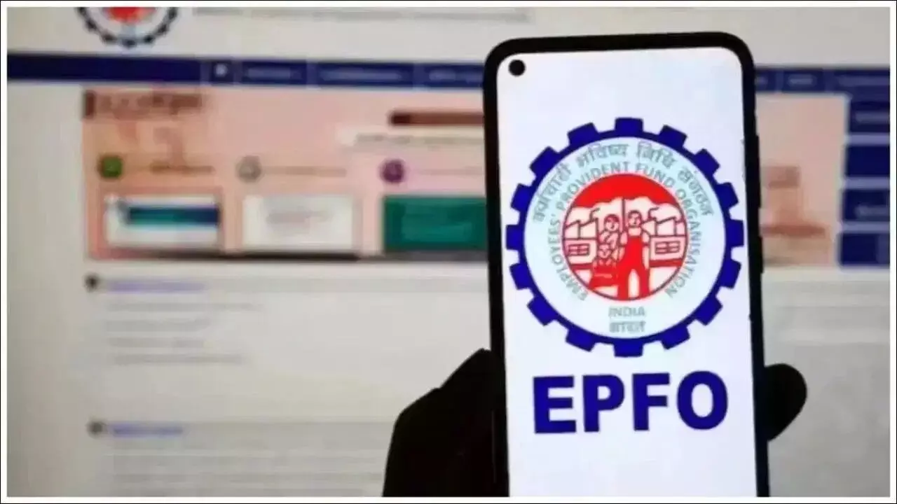 EPFO: ప్రైవేట్ ఉద్యోగులకు గుడ్ న్యూస్..2025లో రిటైర్ అయితే ఎంత పెన్షన్ వస్తుంది? EPFO: ప్రైవేట్ ఉద్యోగులకు గుడ్ న్యూస్..2025లో రిటైర్ అయితే ఎంత పెన్షన్ వస్తుంది?