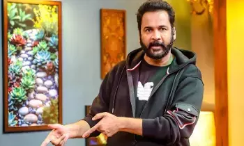 నటుడు శివాజీకి బిగ్ షాక్.. మహిళా కమిషన్ సీరియస్ నటుడు శివాజీకి బిగ్ షాక్.. మహిళా కమిషన్ సీరియస్