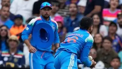 Shreyas Iyer Back With the Bat: టీమిండియాకు గుడ్ న్యూస్: బ్యాట్ పట్టిన శ్రేయస్ అయ్యర్ Shreyas Iyer Back With the Bat: టీమిండియాకు గుడ్ న్యూస్: బ్యాట్ పట్టిన శ్రేయస్ అయ్యర్
