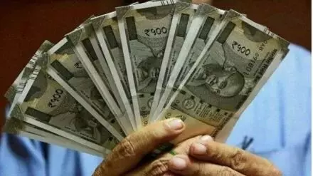 Indian Rupee : ఆర్బీఐ పవర్ పని చేయడం లేదా? డాలర్ కొట్టిన దెబ్బకు రూపాయికి దిమ్మతిరిగిపోయింది Indian Rupee : ఆర్బీఐ పవర్ పని చేయడం లేదా? డాలర్ కొట్టిన దెబ్బకు రూపాయికి దిమ్మతిరిగిపోయింది