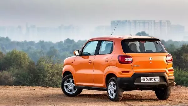 Automatic Cars : క్లచ్ నొక్కే బాధ లేదు..బడ్జెట్ ధరలోనే ఆటోమేటిక్ కార్లు..రూ.4.75 లక్షల నుంచే ప్రారంభం Automatic Cars : క్లచ్ నొక్కే బాధ లేదు..బడ్జెట్ ధరలోనే ఆటోమేటిక్ కార్లు..రూ.4.75 లక్షల నుంచే ప్రారంభం