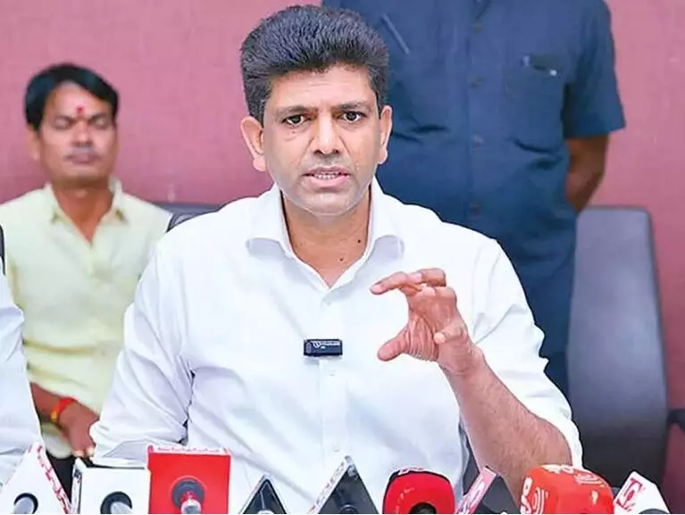 Union Minister Pemmasani Chandrasekhar: అమరావతి రైతులకు గుడ్ న్యూస్: లింక్ డాక్యుమెంట్లు అవసరం లేకుండా 30 ఏళ్లపాటు బ్యాంకు రుణాలు - పెమ్మసాని ప్రకటన Union Minister Pemmasani Chandrasekhar: అమరావతి రైతులకు గుడ్ న్యూస్: లింక్ డాక్యుమెంట్లు అవసరం లేకుండా 30 ఏళ్లపాటు బ్యాంకు రుణాలు - పెమ్మసాని ప్రకటన
