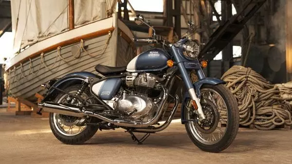 Royal Enfield Sales : బుల్లెట్ కాదు..హంటర్ అసలే కాదు..నవంబర్ సేల్స్లో దుమ్మురేపిన బైక్ ఇదే Royal Enfield Sales : బుల్లెట్ కాదు..హంటర్ అసలే కాదు..నవంబర్ సేల్స్లో దుమ్మురేపిన బైక్ ఇదే