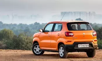 Automatic Cars : క్లచ్ నొక్కే బాధ లేదు..బడ్జెట్ ధరలోనే ఆటోమేటిక్ కార్లు..రూ.4.75 లక్షల నుంచే ప్రారంభం Automatic Cars : క్లచ్ నొక్కే బాధ లేదు..బడ్జెట్ ధరలోనే ఆటోమేటిక్ కార్లు..రూ.4.75 లక్షల నుంచే ప్రారంభం