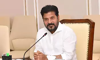 CM Revanth Reddy: బీఆర్ఎస్ ఆత్మరక్షణ పోరాటంలో ఉంది: సీఎం రేవంత్రెడ్డి CM Revanth Reddy: బీఆర్ఎస్ ఆత్మరక్షణ పోరాటంలో ఉంది: సీఎం రేవంత్రెడ్డి
