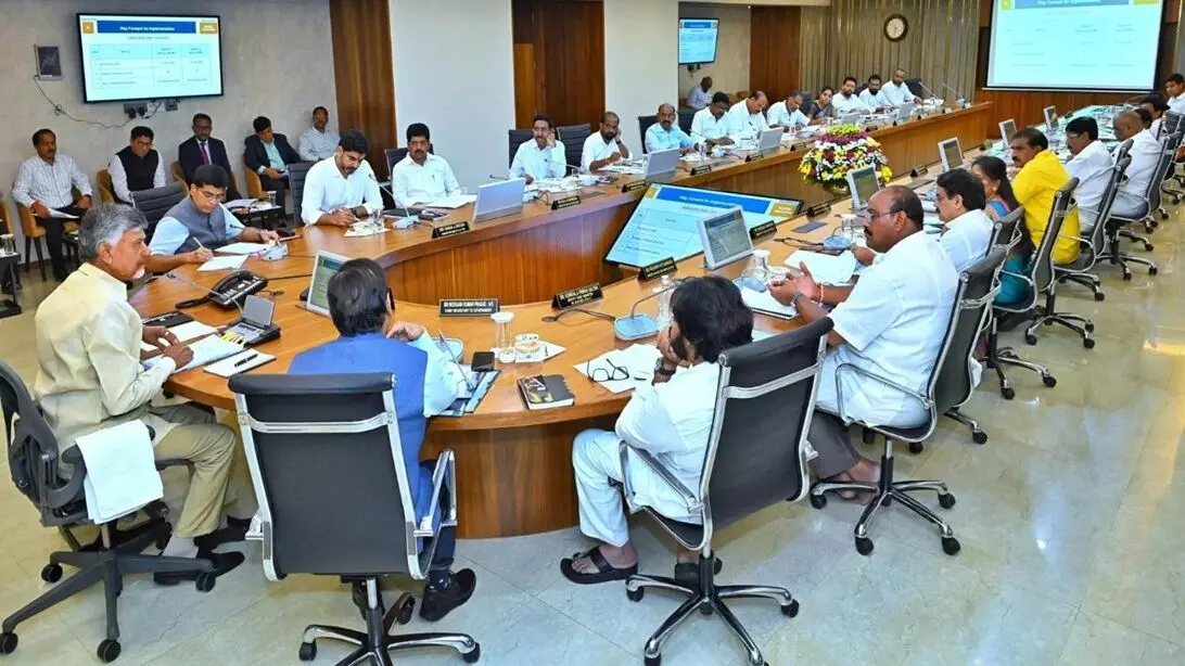 AP Cabinet Meeting: కొత్త జిల్లాలు పోలవరం, మార్కాపురం.. అన్నమయ్యకు మదనపల్లె కేంద్రం AP Cabinet Meeting: కొత్త జిల్లాలు పోలవరం, మార్కాపురం.. అన్నమయ్యకు మదనపల్లె కేంద్రం