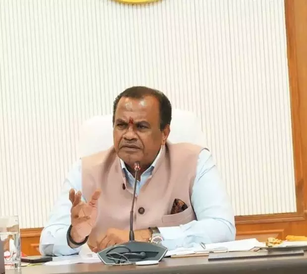 Minister Komatireddy Orders Measures to Avoid Jams: హైదరాబాద్-విజయవాడ హైవేపై సంక్రాంతి రద్దీకి చెక్: ట్రాఫిక్ జామ్ లేకుండా చర్యలు తీసుకోండి - మంత్రి కోమటిరెడ్డి ఆదేశాలు Minister Komatireddy Orders Measures to Avoid Jams: హైదరాబాద్-విజయవాడ హైవేపై సంక్రాంతి రద్దీకి చెక్: ట్రాఫిక్ జామ్ లేకుండా చర్యలు తీసుకోండి - మంత్రి కోమటిరెడ్డి ఆదేశాలు