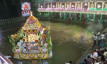 Kapileswara Temple: కపిలేశ్వరాలయంలో వైభవంగా తెప్పోత్సవాలు ప్రారంభం Kapileswara Temple: కపిలేశ్వరాలయంలో వైభవంగా తెప్పోత్సవాలు ప్రారంభం