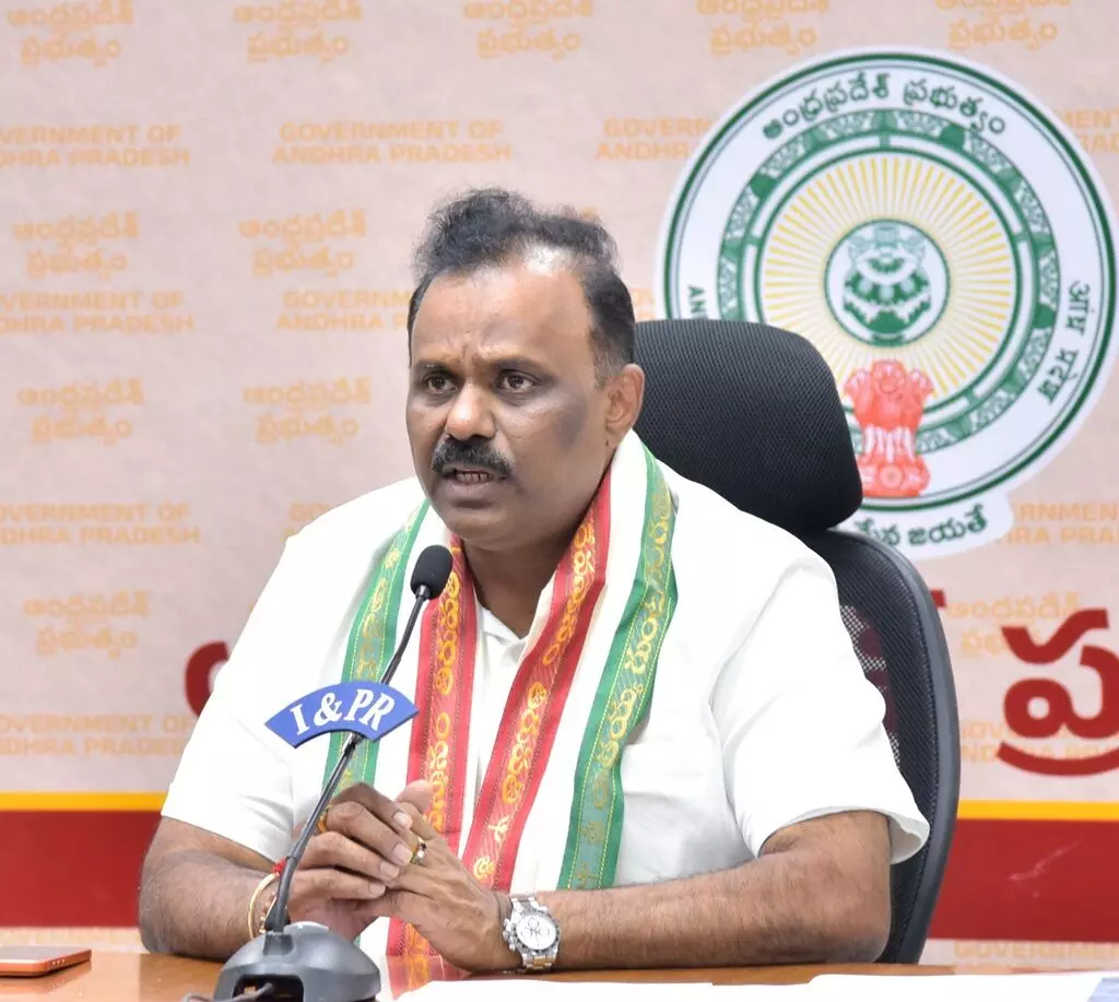 Revenue Minister Anagani Satyaprasad: ఏపీలో రైతులకు గుడ్న్యూస్: 22ఏ నిషేధ జాబితా నుంచి 5 రకాల భూముల తొలగింపు Revenue Minister Anagani Satyaprasad: ఏపీలో రైతులకు గుడ్న్యూస్: 22ఏ నిషేధ జాబితా నుంచి 5 రకాల భూముల తొలగింపు