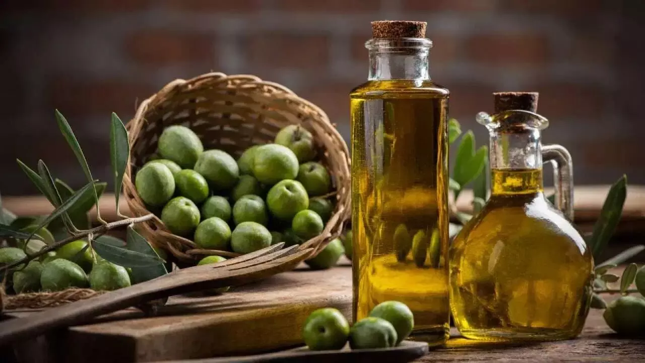 Health Benefits of Olive Oil: ఆలివ్ ఆయిల్ తో కల్గే ప్రయోజనాలు తెలుసా.? Health Benefits of Olive Oil: ఆలివ్ ఆయిల్ తో కల్గే ప్రయోజనాలు తెలుసా.?