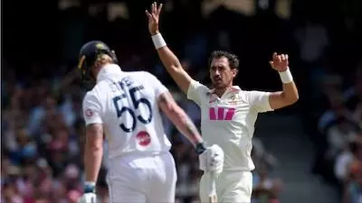 Pacer Mitchell Starc: బెన్ స్టోక్స్ను వదలని స్టార్క్.. అశ్విన్ రికార్డు బద్దలు Pacer Mitchell Starc: బెన్ స్టోక్స్ను వదలని స్టార్క్.. అశ్విన్ రికార్డు బద్దలు