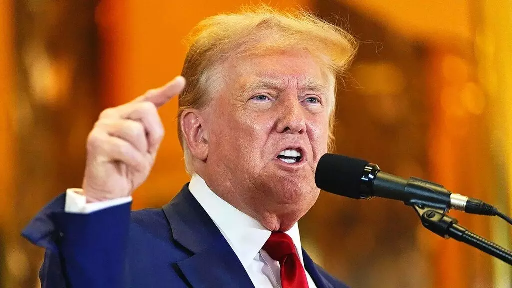 Trump Expresses Confidence: సుంకాలతో అమెరికాకు 600 బిలియన్ డాలర్ల ఆదాయం త్వరలో: ట్రంప్ ధీమా Trump Expresses Confidence: సుంకాలతో అమెరికాకు 600 బిలియన్ డాలర్ల ఆదాయం త్వరలో: ట్రంప్ ధీమా